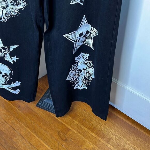 Hot Topic Black Skull Icons Belted Wide-Leg Jeans Size 3/28 Nwt - Picture 4 of 7